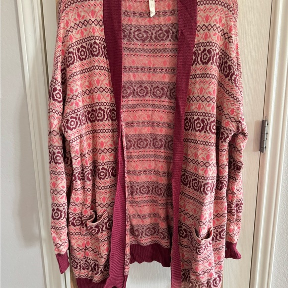 Patterned Pink and Burgundy Women's Sweater - Picture 1 of 3